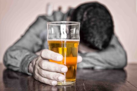 Как излечить алкоголизм – выбор оптимального подхода