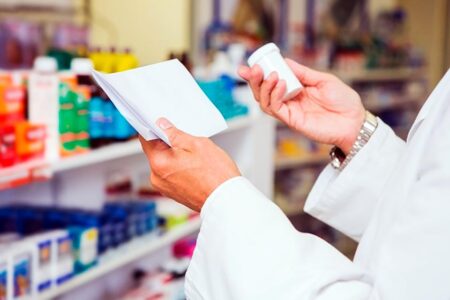 Как найти доступные лекарства в аптеке?