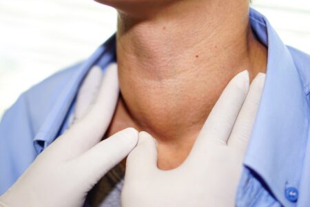 Как проявляются заболевания щитовидной железы: характерные симптомы