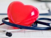 С какими симптомами обращаются к кардиологу?