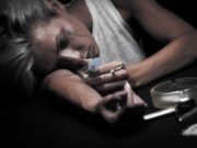 Как снять ломку от героиновой зависимости?