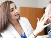 Какими методиками лечит врач-дерматолог?