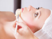 Миндальный пилинг для лица: особенности процедуры