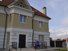 Уход и медицинская помощь пожилым людям в частном доме престарелых