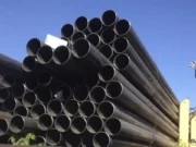 Почему электросварные трубы популярны в строительстве и промышленности?