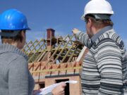 На какой стадии стройки или ремонта следует привлекать строительного юриста