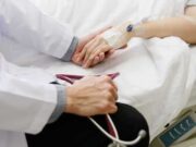 Когда необходима помощь нарколога?