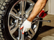 Когда нужно обращаться в шиномонтаж?