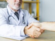 Когда следует вызывать нарколога?