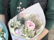 Упаковка для цветов: элемент оформления цветочной композиции