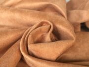 Как отличить искусственную замшу от натуральной?