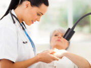 Как проходит прием у врача-дерматолога ?