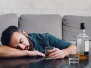 Выведение из запоя: какой метод кодирования лучше выбрать?