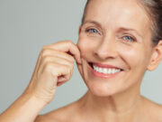 Почему образуются брыли на лице?