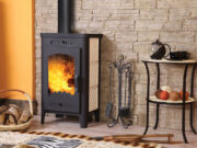 Как правильно выбрать печь-камин для дачи?