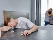 Первая помощь при выводе из запоя