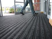 Для чего нужны грязезащитные покрытия?