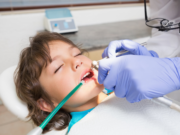 Лечение зубов во сне: возможность оказать помощь самым маленьким и непоседливым малышам