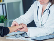 Шаги к здоровью: Как подготовиться к первому визиту к ревматологу