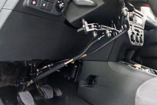 Как установить ручное управление на автомобиль?