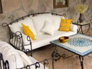 Кованые диваны: разновидности и примеры в интерьере