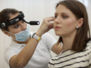 Когда нужна экстренная помощь отоларинголога?