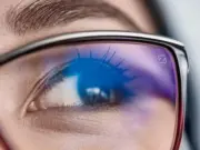 Антибликовое покрытие на линзах очков