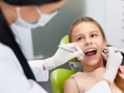 Стоматология для подростков: как сохранить зубы здоровыми и красивыми